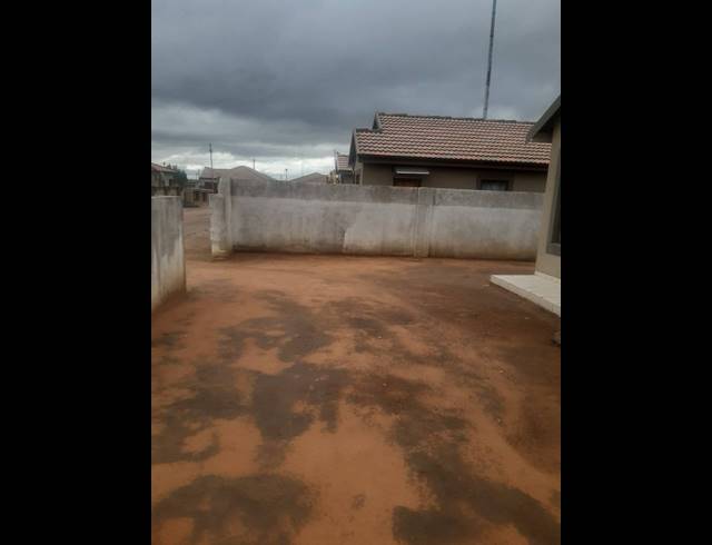 2 BEDROOM FREEHOLD FOR SALE IN KWAGUQA